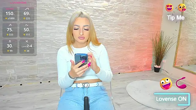 Lexi Blazee online show from 10/04/25, 06:11