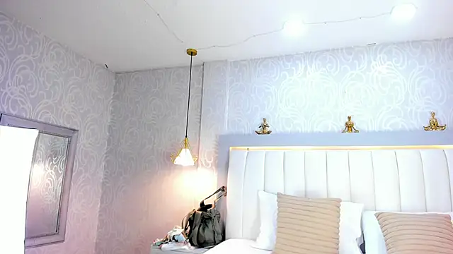 LinaLanm online show from 09/10/25, 04:01