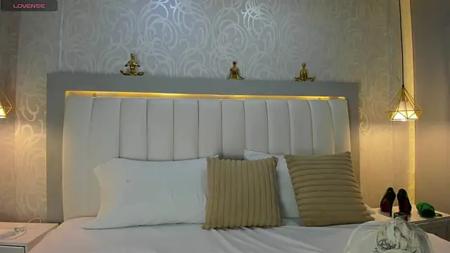 LinaLanm online show from 10/01/25, 04:07