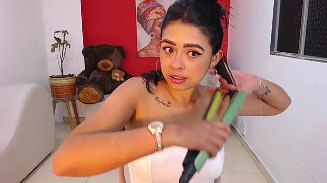 Snapshot of naia_sweetsex chatting on 09/15/25, 06:52 naia sweetsex online show from 09/15/25, 06:52