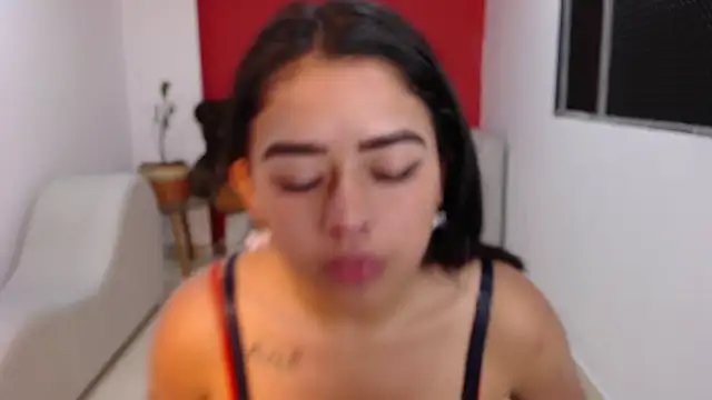 Snapshot of naia_sweetsex chatting on 09/27/25, 05:40 naia sweetsex online show from 09/27/25, 05:40