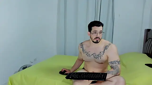 Hunter Hoott online show from 12/18/25, 02:17