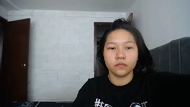 Snapshot of Naia_Stant chatting on 09/15/25, 06:19 Naia Stant online show from 09/15/25, 06:19