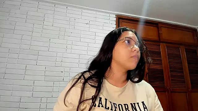 Snapshot of Naia_Stant chatting on 11/06/25, 11:59 Naia Stant online show from 11/06/25, 11:59