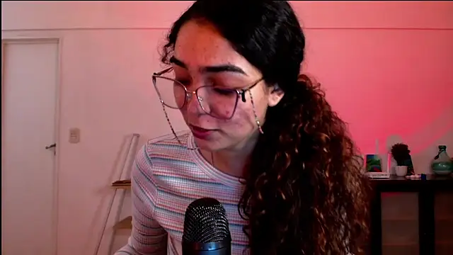 Ariagal online show from 10/14/25, 11:49