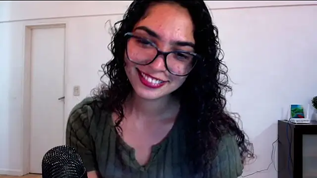 Ariagal online show from 10/18/25, 12:35