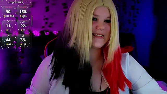 fillisfox  online show from 10/08/25, 04:04