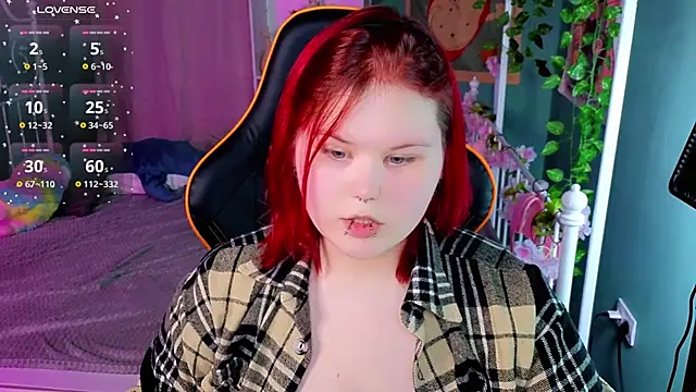 fillisfox  online show from 11/25/25, 04:51