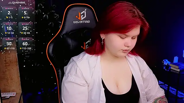 fillisfox  online show from 12/03/25, 10:57