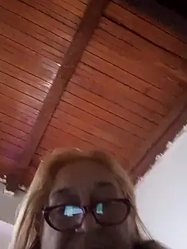 Saraimilf online show from 10/27/25, 08:02