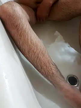 Snapshot of Mm7oon_bnat chatting on 12/13/25, 10:48 Mm7oon bnat online show from 12/13/25, 10:48