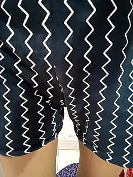 Snapshot of Small_Titss chatting on 10/26/25, 05:13 Small Titss online show from 10/26/25, 05:13