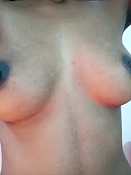 Snapshot of Small_Titss chatting on 11/29/25, 05:32 Small Titss online show from 11/29/25, 05:32