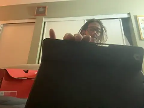 Snapshot of SmokeyKnight chatting on 04/17/26, 03:20 SmokeyKnight online show from 04/17/26, 03:20