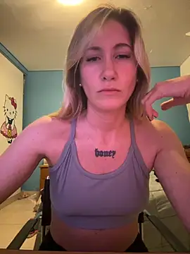 Snapshot of caritadeangellll chatting on 11/02/25, 01:08 caritadeangellll online show from 11/02/25, 01:08