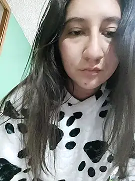 Snapshot of LunaBaby- chatting on 10/04/25, 11:41 LunaBaby- online show from 10/04/25, 11:41