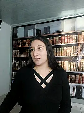 Snapshot of LunaBaby- chatting on 10/16/25, 11:55 LunaBaby- online show from 10/16/25, 11:55