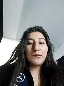 Snapshot of LunaBaby- chatting on 10/18/25, 12:39 LunaBaby- online show from 10/18/25, 12:39
