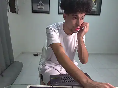 Dollarhot30 online show from 01/14/26, 04:51