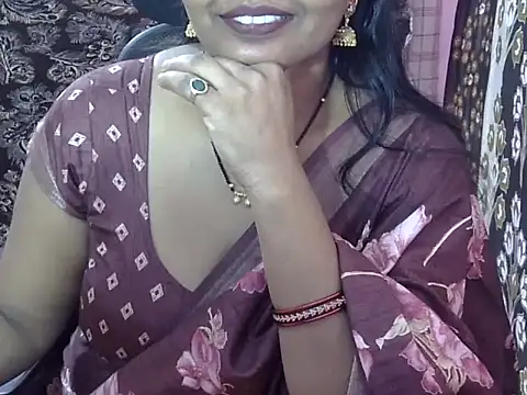 Snapshot of sharda35 chatting on 11/27/25, 10:06 sharda35 online show from 11/27/25, 10:06