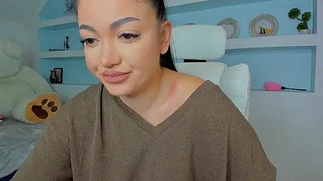 juicyjulie  online show from 10/28/25, 07:38