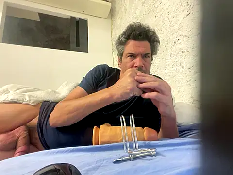 twitshe online show from 10/30/25, 12:23