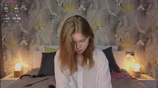 Snapshot of JulietteRain chatting on 10/13/25, 04:07 JulietteRain online show from 10/13/25, 04:07