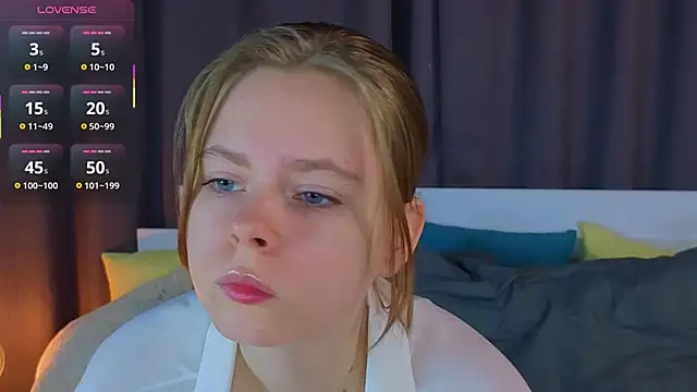 Snapshot of JulietteRain chatting on 11/03/25, 05:14 JulietteRain online show from 11/03/25, 05:14