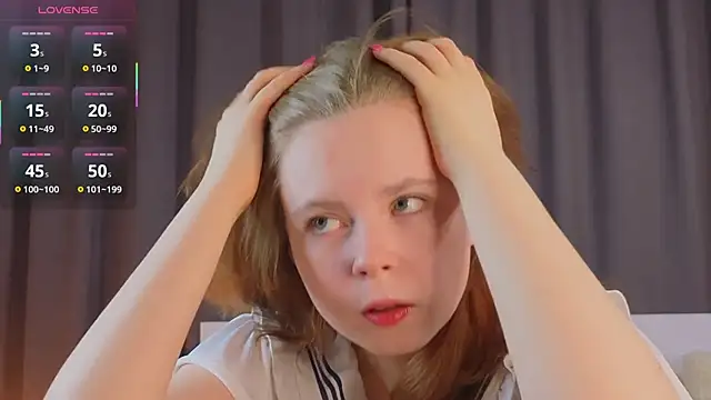 Snapshot of JulietteRain chatting on 11/08/25, 04:07 JulietteRain online show from 11/08/25, 04:07