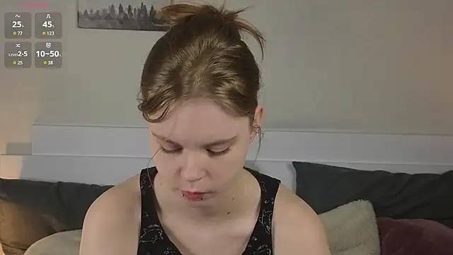 Snapshot of JulietteRain chatting on 05/18/26, 06:14 JulietteRain online show from 05/18/26, 06:14