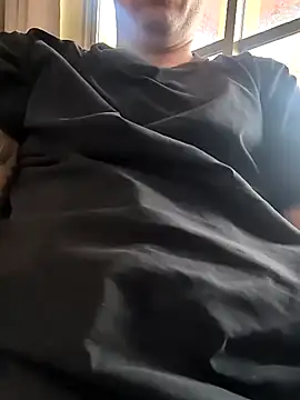 Snapshot of House_of_James chatting on 04/24/26, 08:06 House of James online show from 04/24/26, 08:06