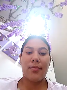 Snapshot of burbuja02 chatting on 09/26/25, 03:05 burbuja02 online show from 09/26/25, 03:05