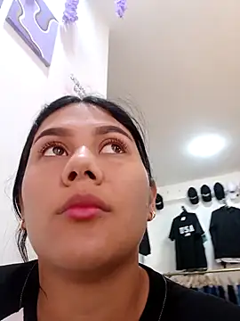 Snapshot of burbuja02 chatting on 09/30/25, 02:22 burbuja02 online show from 09/30/25, 02:22