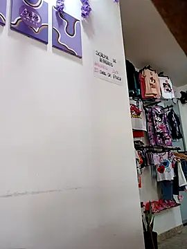 Snapshot of burbuja02 chatting on 10/29/25, 02:30 burbuja02 online show from 10/29/25, 02:30