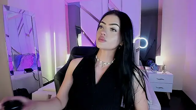 Snapshot of EmmaStonns chatting on 03/23/26, 02:21 EmmaStonns online show from 03/23/26, 02:21