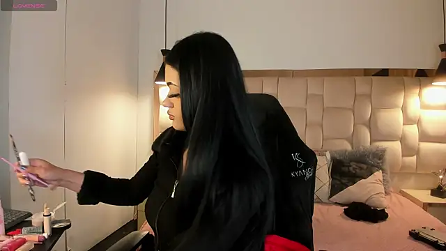 Snapshot of EmmaStonns chatting on 04/08/26, 12:49 EmmaStonns online show from 04/08/26, 12:49