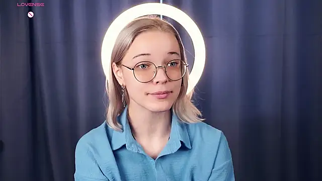 EdaKirkIin online show from 10/15/25, 06:24