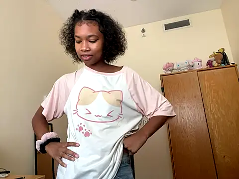 Snapshot of luvrgrllani chatting on 09/10/25, 07:47 luvrgrllani online show from 09/10/25, 07:47