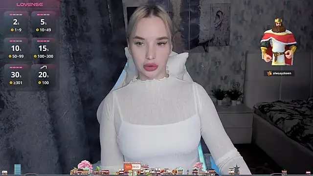 Snapshot of KiraKrox chatting on 10/24/25, 07:32 KiraKrox online show from 10/24/25, 07:32