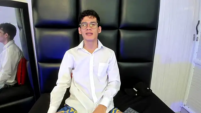 LittleMax23 online show from 09/11/25, 11:54