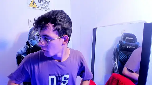 LittleMax23 online show from 09/12/25, 12:05