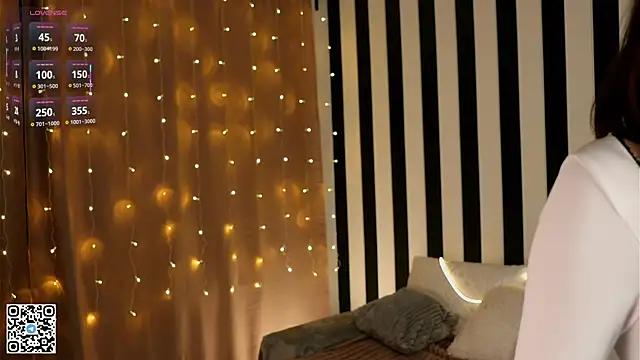 LorinaMaffitt online show from 11/20/25, 06:07