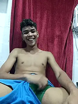 Snapshot of Wolf_BIG4 chatting on 12/02/25, 03:45 Wolf BIG4 online show from 12/02/25, 03:45