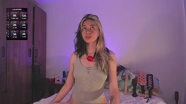 Snapshot of K2xxKrawl chatting on 10/15/25, 09:26 K2xxKrawl online show from 10/15/25, 09:26