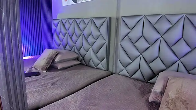 Kitty Dollyy online show from 11/21/25, 08:51