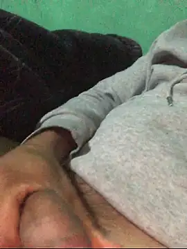 Snapshot of carlo20n chatting on 10/15/25, 09:53 carlo20n online show from 10/15/25, 09:53