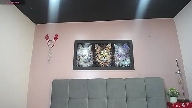 tiiny emilly online show from 12/22/25, 09:34