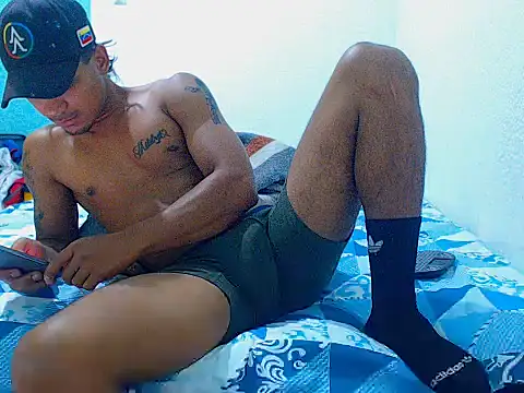 Snapshot of davidcutterr chatting on 03/06/26, 12:07 davidcutterr online show from 03/06/26, 12:07