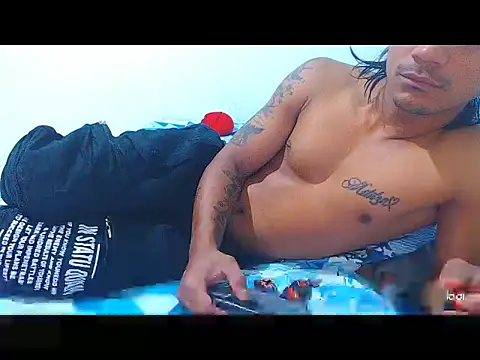 Snapshot of davidcutterr chatting on 04/15/26, 12:56 davidcutterr online show from 04/15/26, 12:56