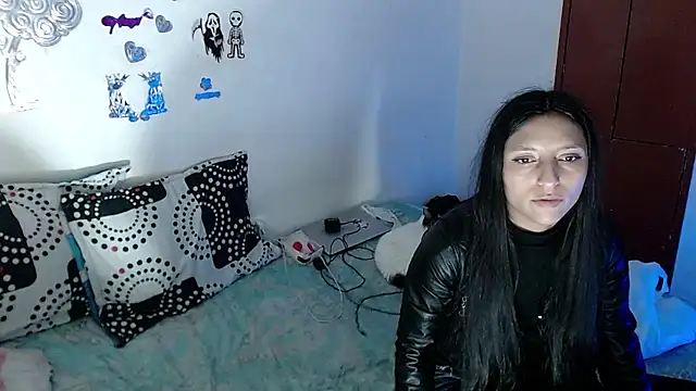 Snapshot of EvaHarryy chatting on 07/22/26, 11:18 EvaHarryy online show from 07/22/26, 11:18